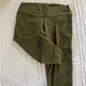 Boho Olive Green Capri Leggings